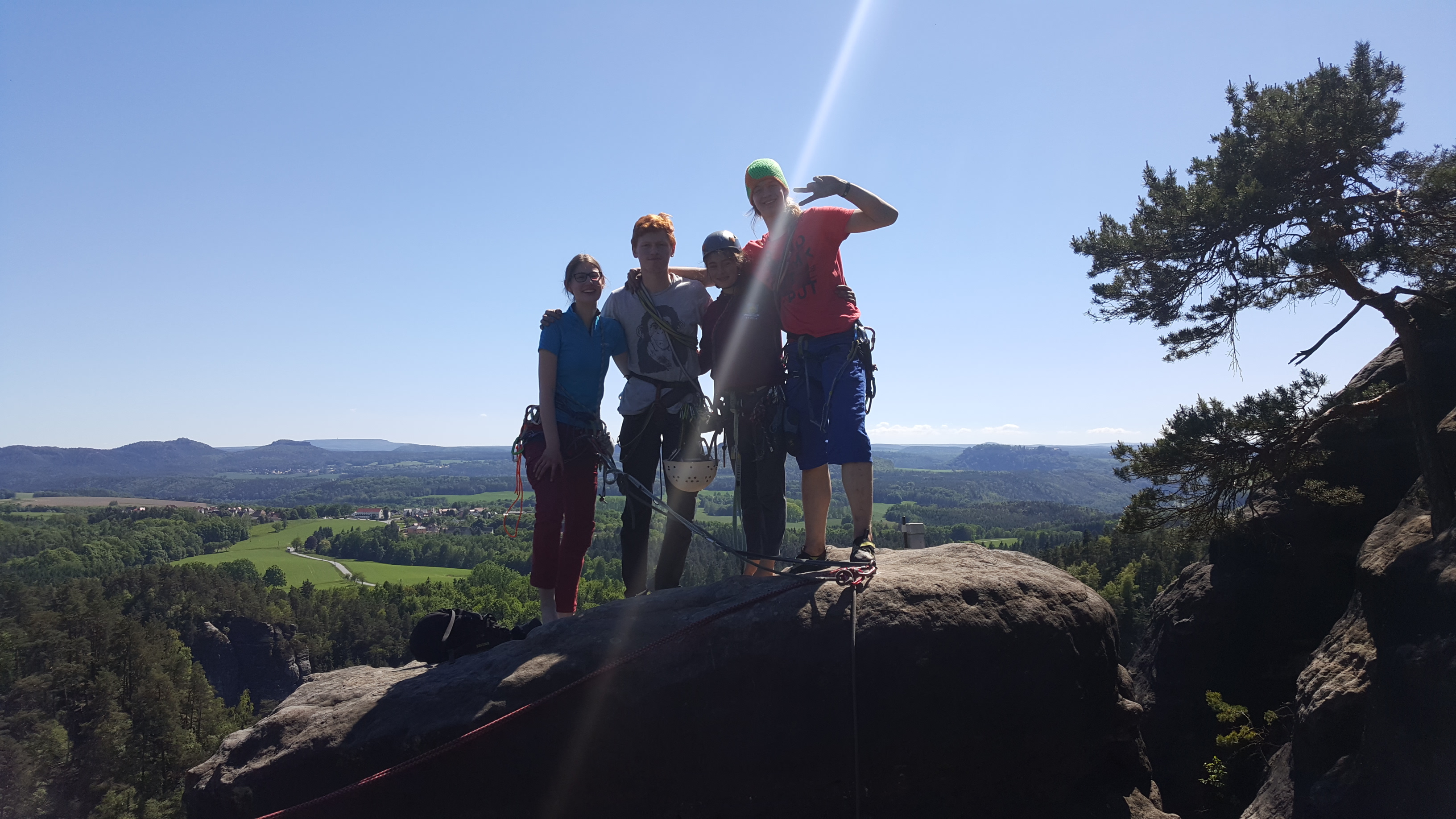 Cora-Robert-Mareike-Janosch (von links)