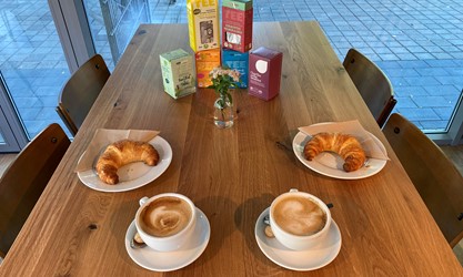 Der perfekte Start in den Klettertag! Ein Cappuccino und ein frisches Croissant!