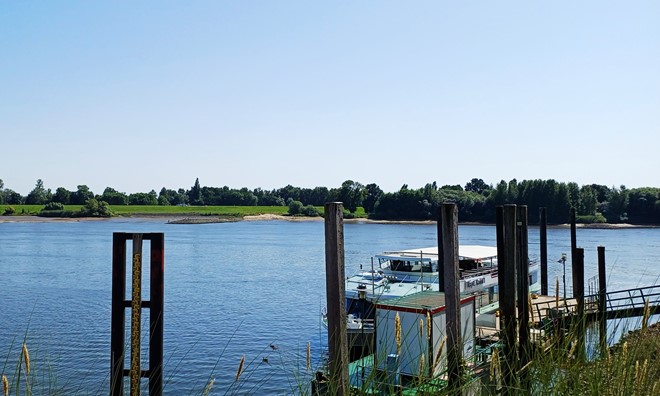Blick von der Zollenspieker Fährhaus Outdoor Lounge